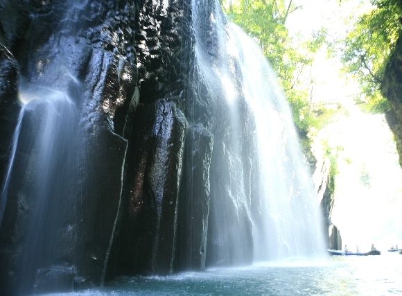 どーどー水が流れる