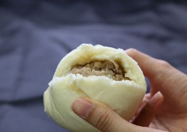 ぎっちりと肉が詰まった肉まん